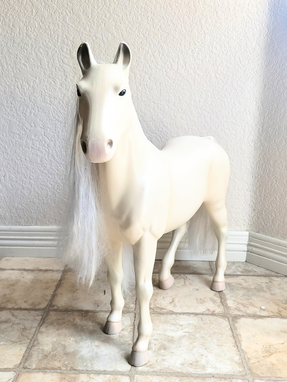 White 20 Inch Horse